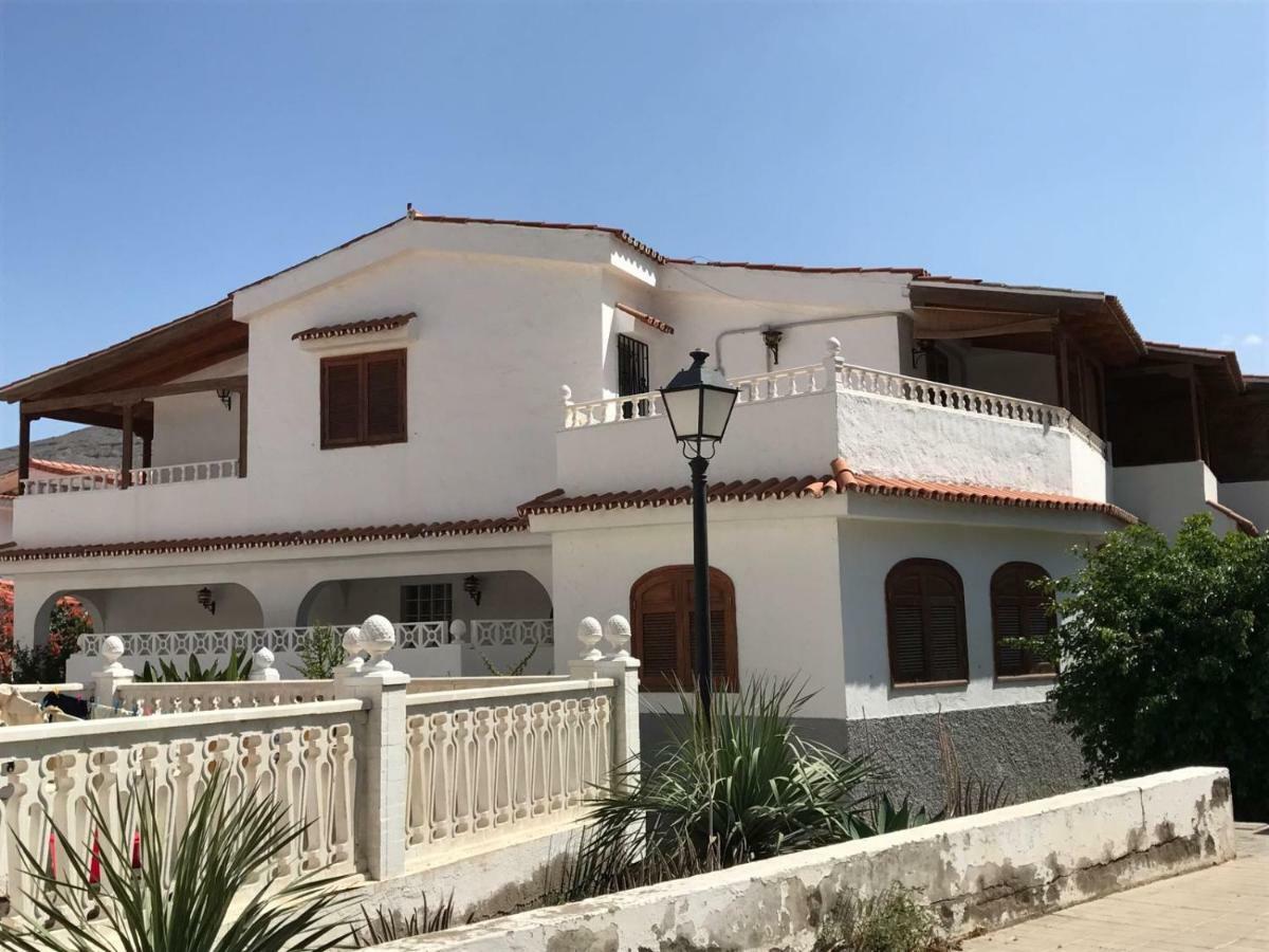 La Palmera1 Casa Al Primer Piso Con 2 Dormitorios - Two Bedroom House On The First Floor --- La Palmera 2 Casa En Planta Baja Con 1 Dormitorio, One Bedroom House On The Ground Floor Agaete  Bagian luar foto